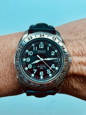 Vintage 1995 Seiko Automatic Sports 50 Men's Black Dial Watch